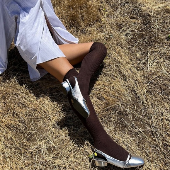 Lisa Says Gah Mackie Silver Heels - Picture 2 of 5